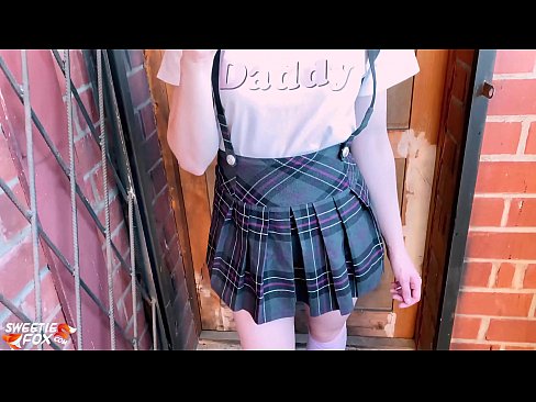 ❤️ Školáčka jej hlboko vysaje penis a namiesto vyučovania šuká. Krásne porno na nás ️❤